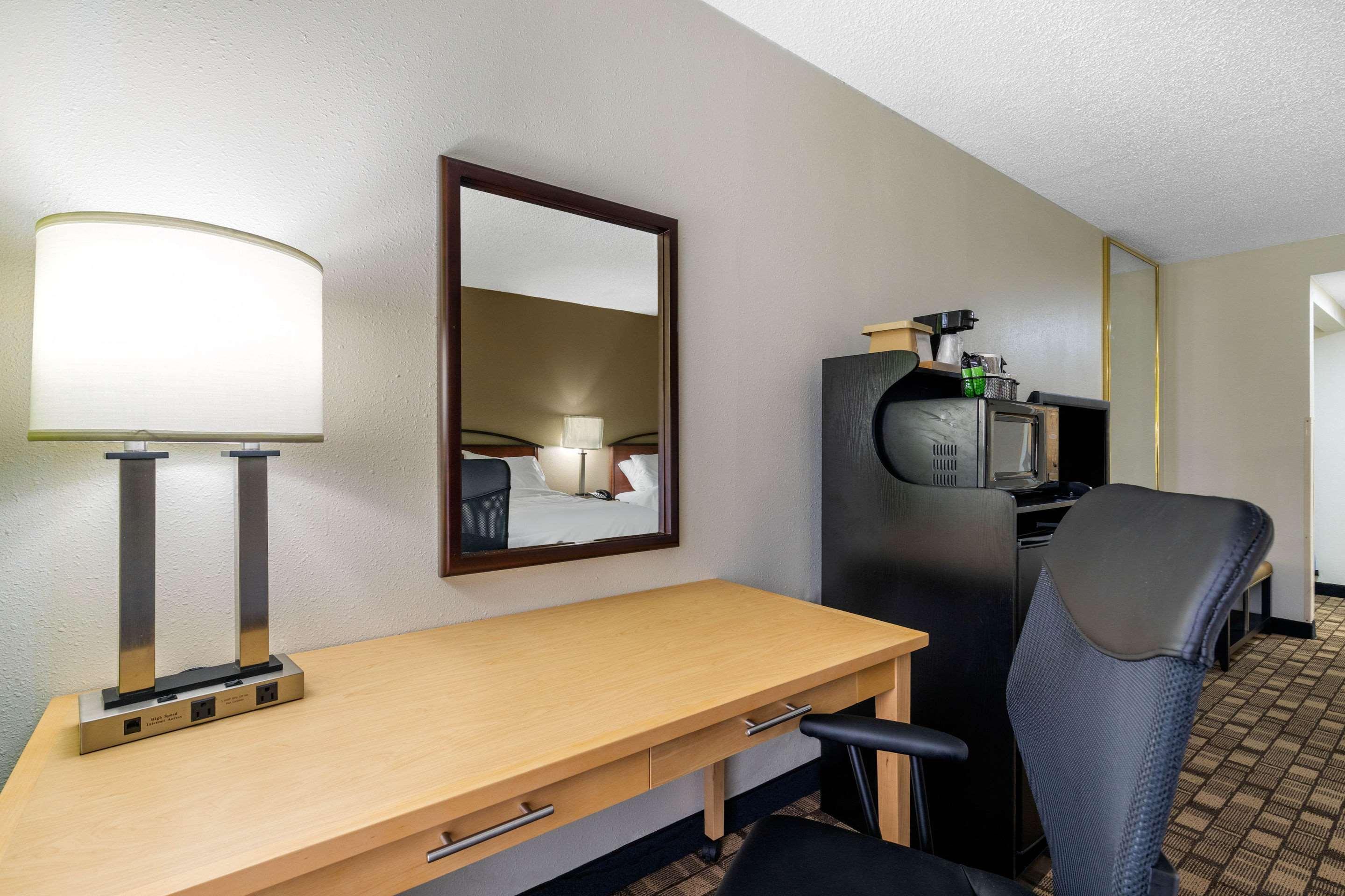 Quality Inn Tyler - Lindale Buitenkant foto